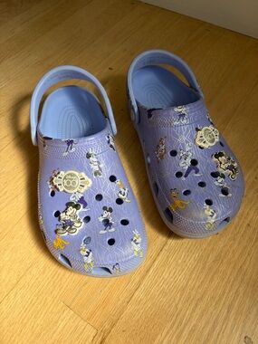 Disney100 Years Of Wonder Crocs Disney 100 Platinum Celebration Purple M8/W10